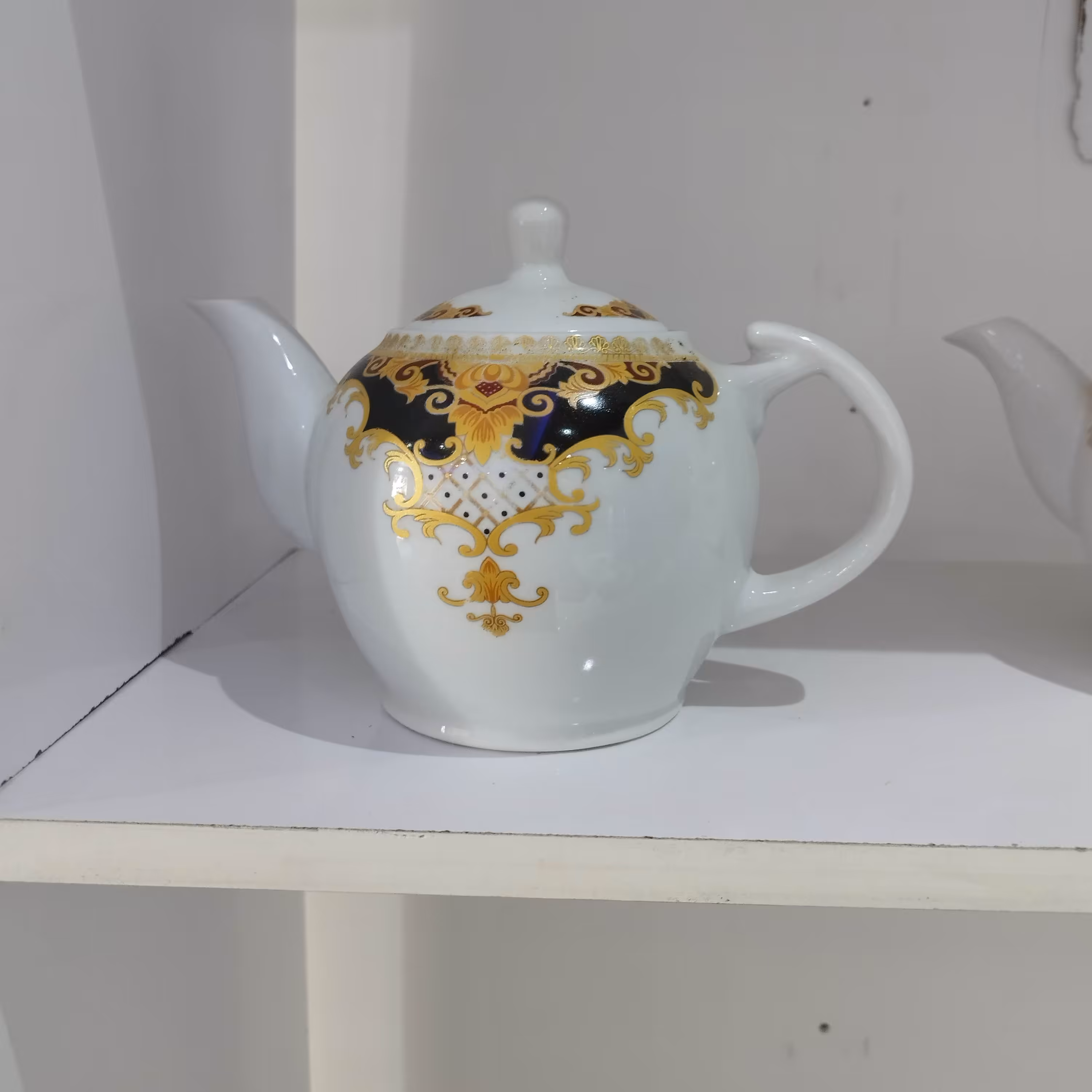 قوری چینی پنج کوپ اصل ،ظرفیت پنج نفر