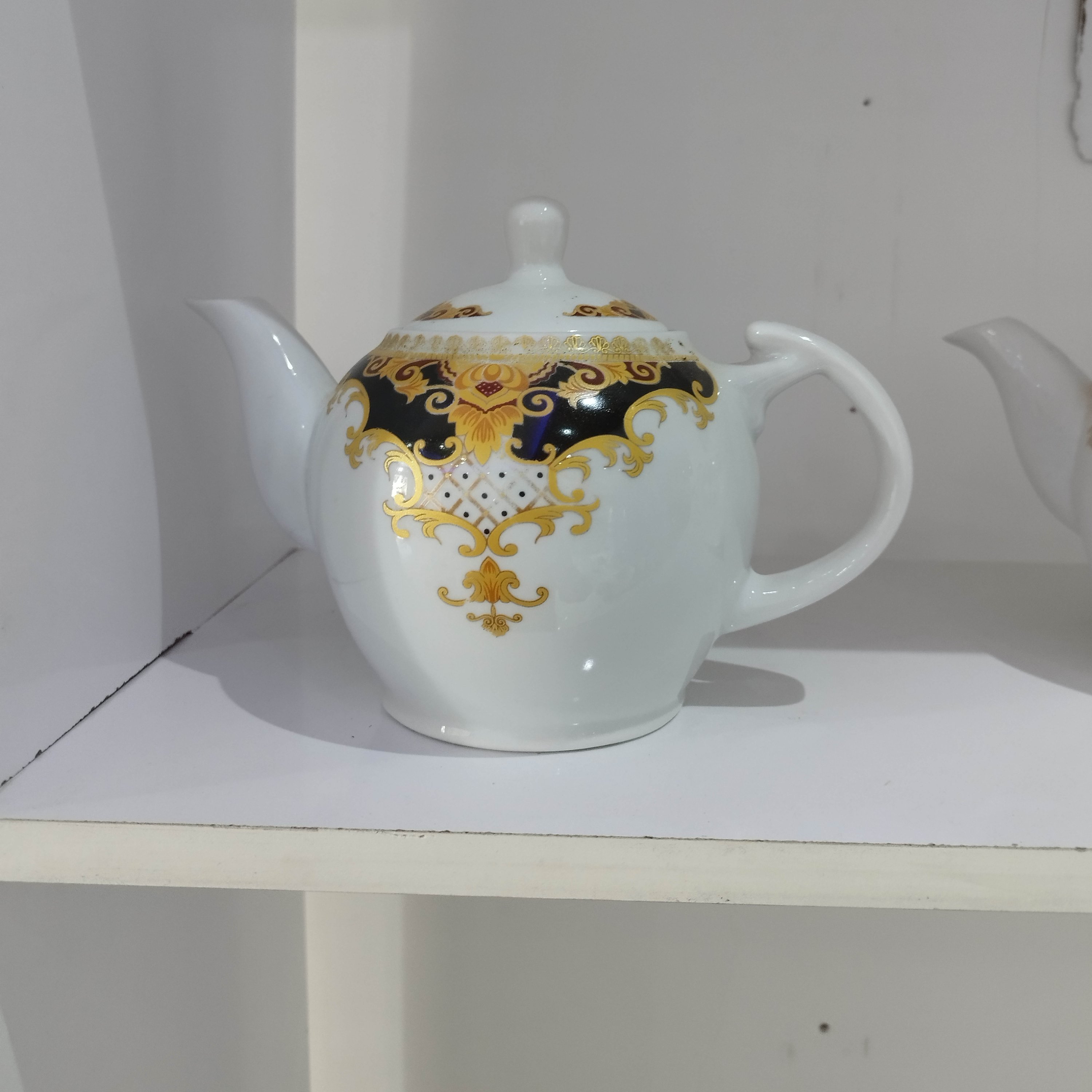 قوری چینی پنج کوپ اصل ،ظرفیت پنج نفر