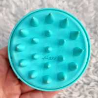 ماساژور سرشور سیلیکونی رفع شوره رنگ سبزآبی