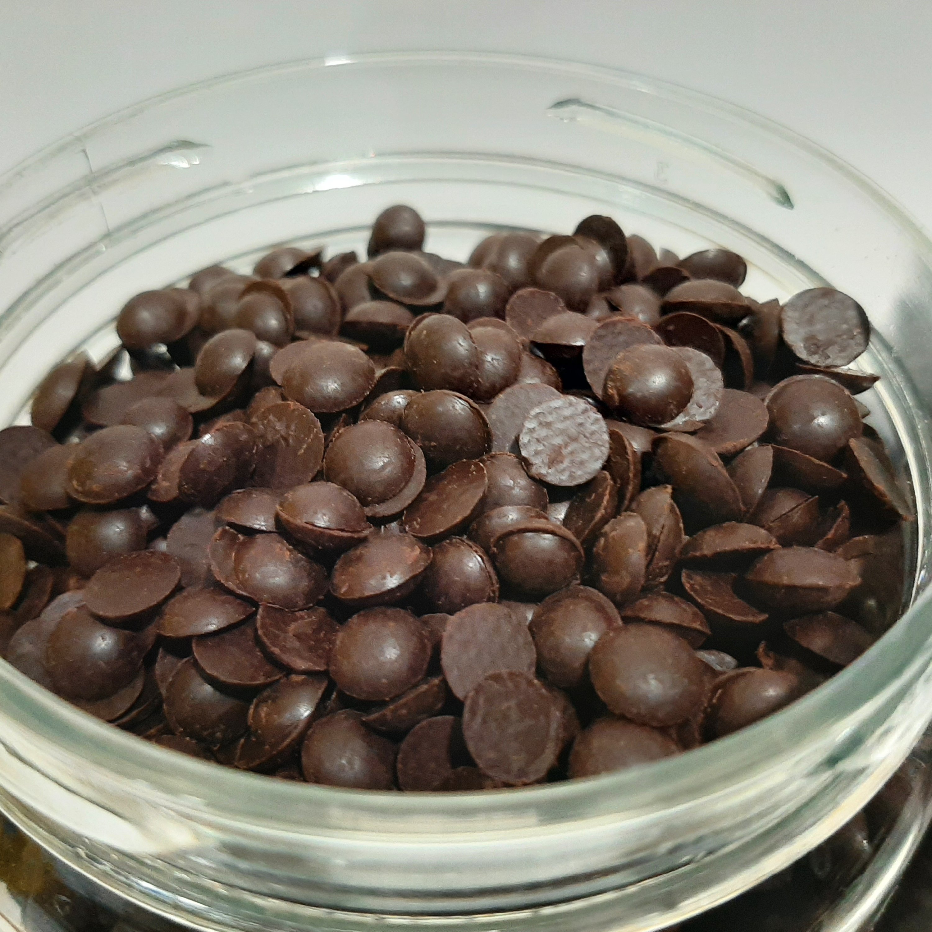 شکلات تلخ چیپسی فرمند (650گرم) غیر نسوز