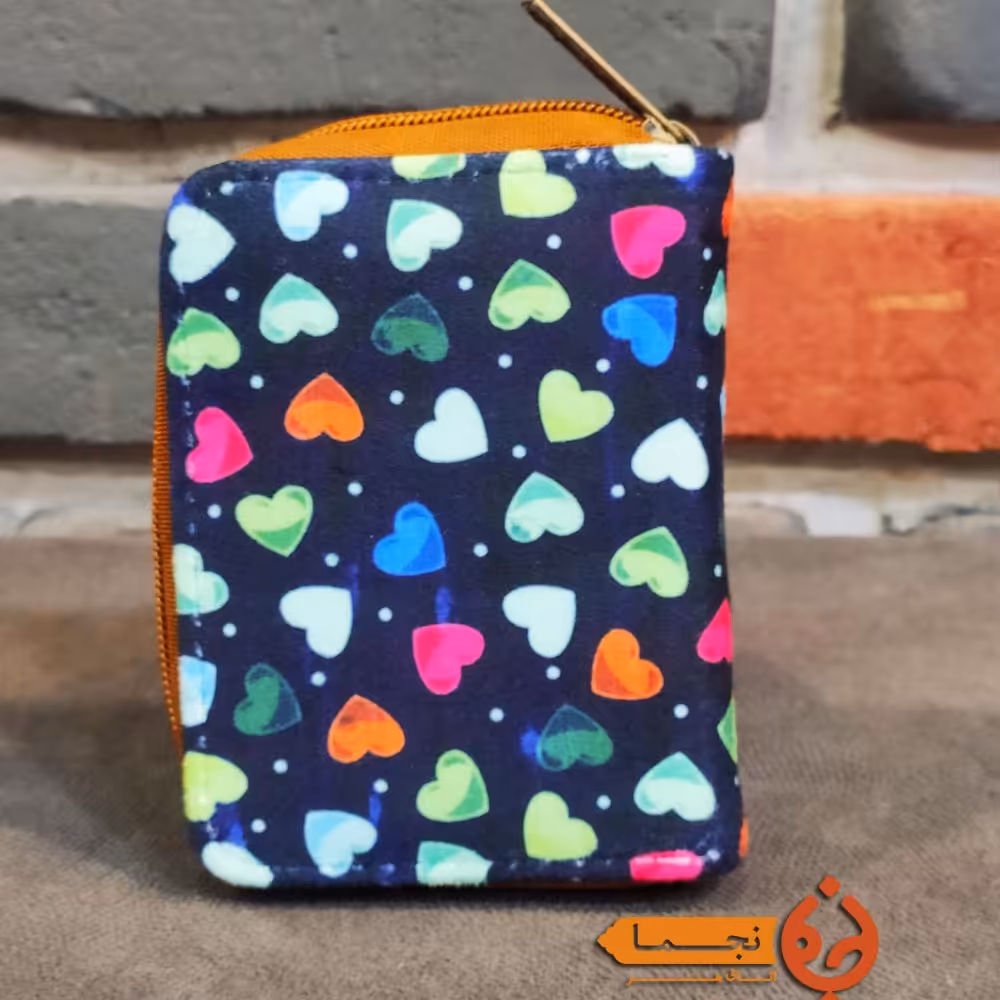 جاکارتی دور زیپ مخمل کوبیده و چرم مصنوعی طرح قلب  کد DZ56