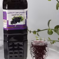 اب مویز آب طبیعی مویز (انگور سیاه شامپاین) سرشار از آهن، انرژی بخش، حفظ ساختار استخوان، بهبود گردش خون در بدن (پس کرایه)