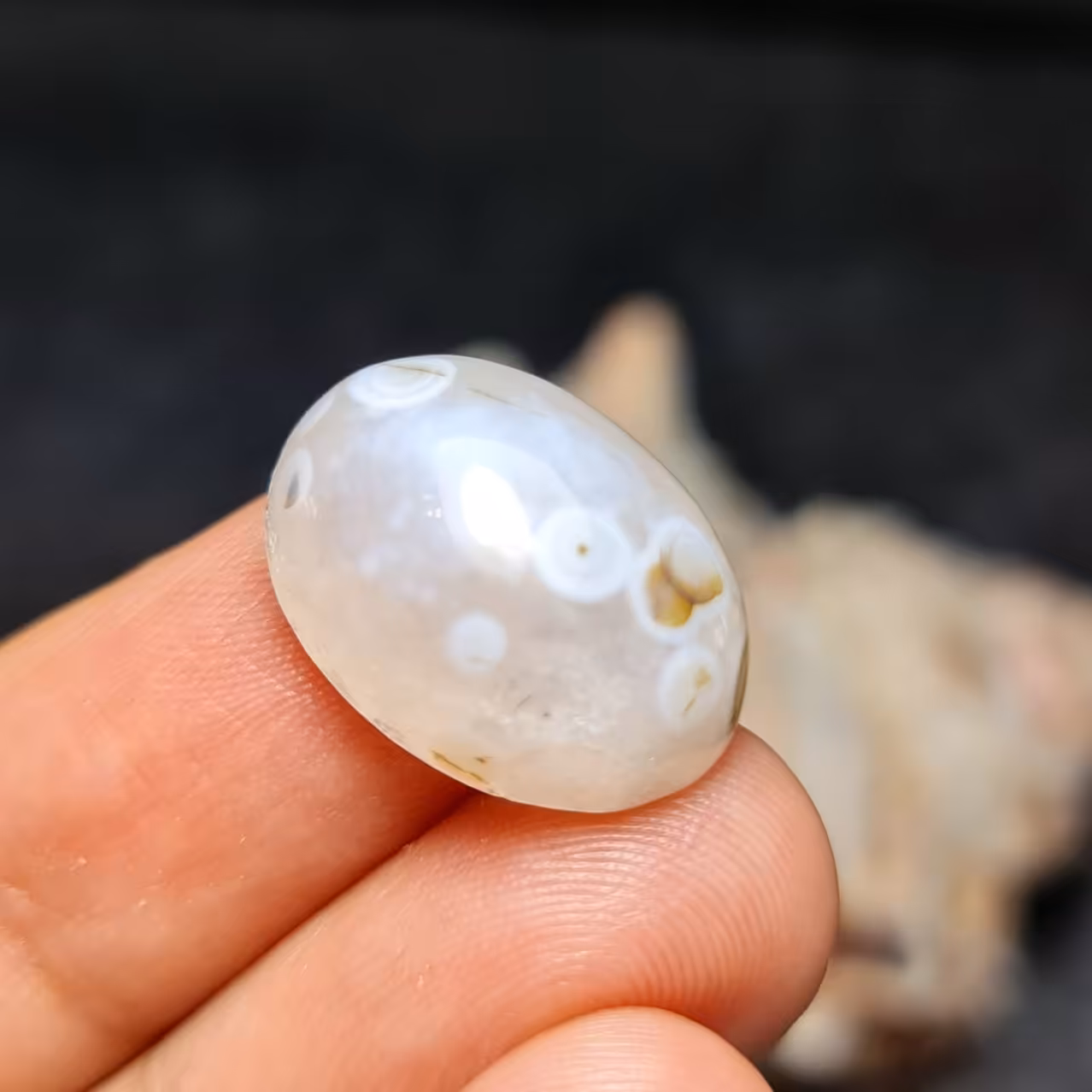  نگین فوق العاده زیبای عقیق باباقوری صد درصد طبیعی اصل خراسانی
کد  27129
