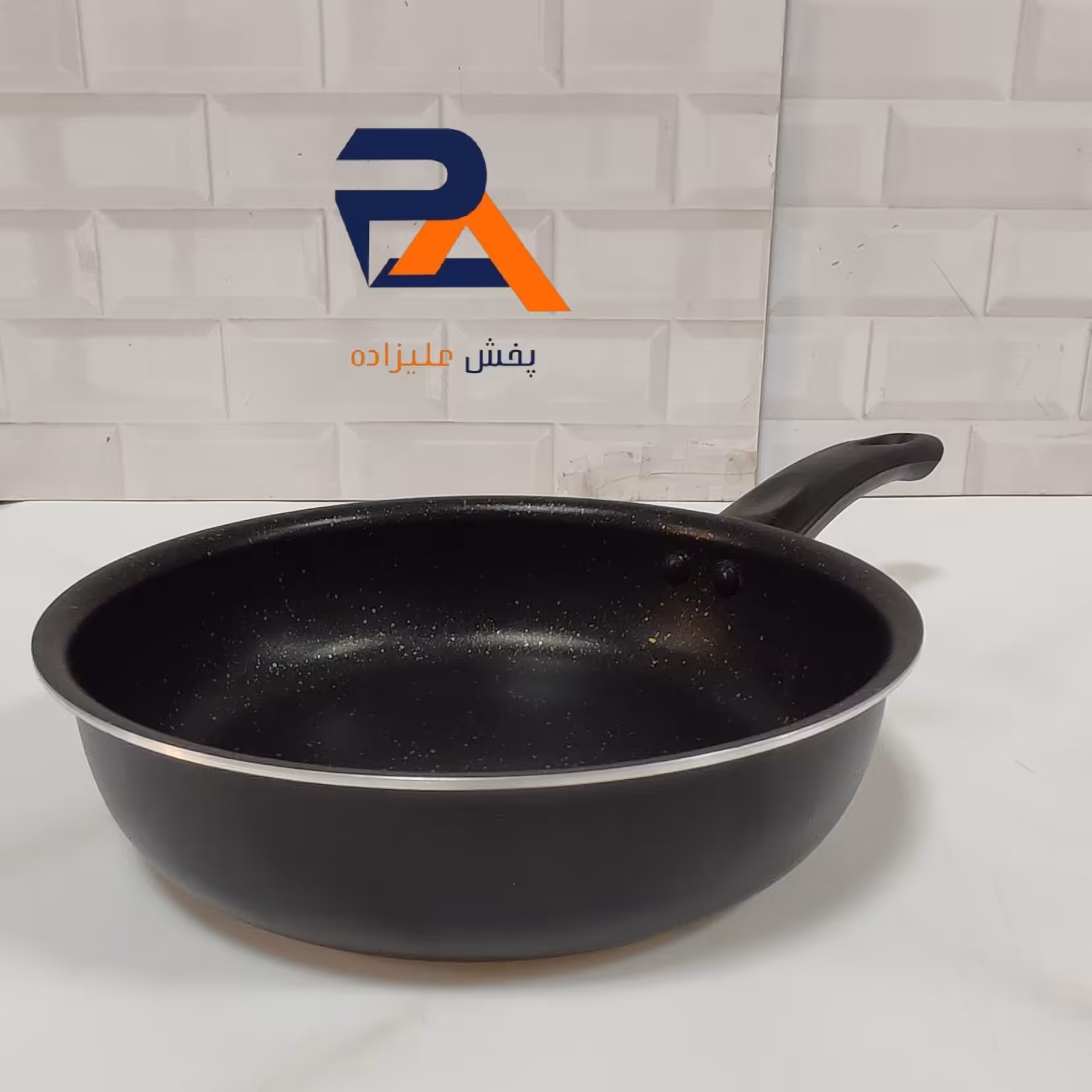 ماهی تابه24 نیایش  تکدسته داخل گرانیت معمولی مقاوم با طراحی زیبا و جذاب 