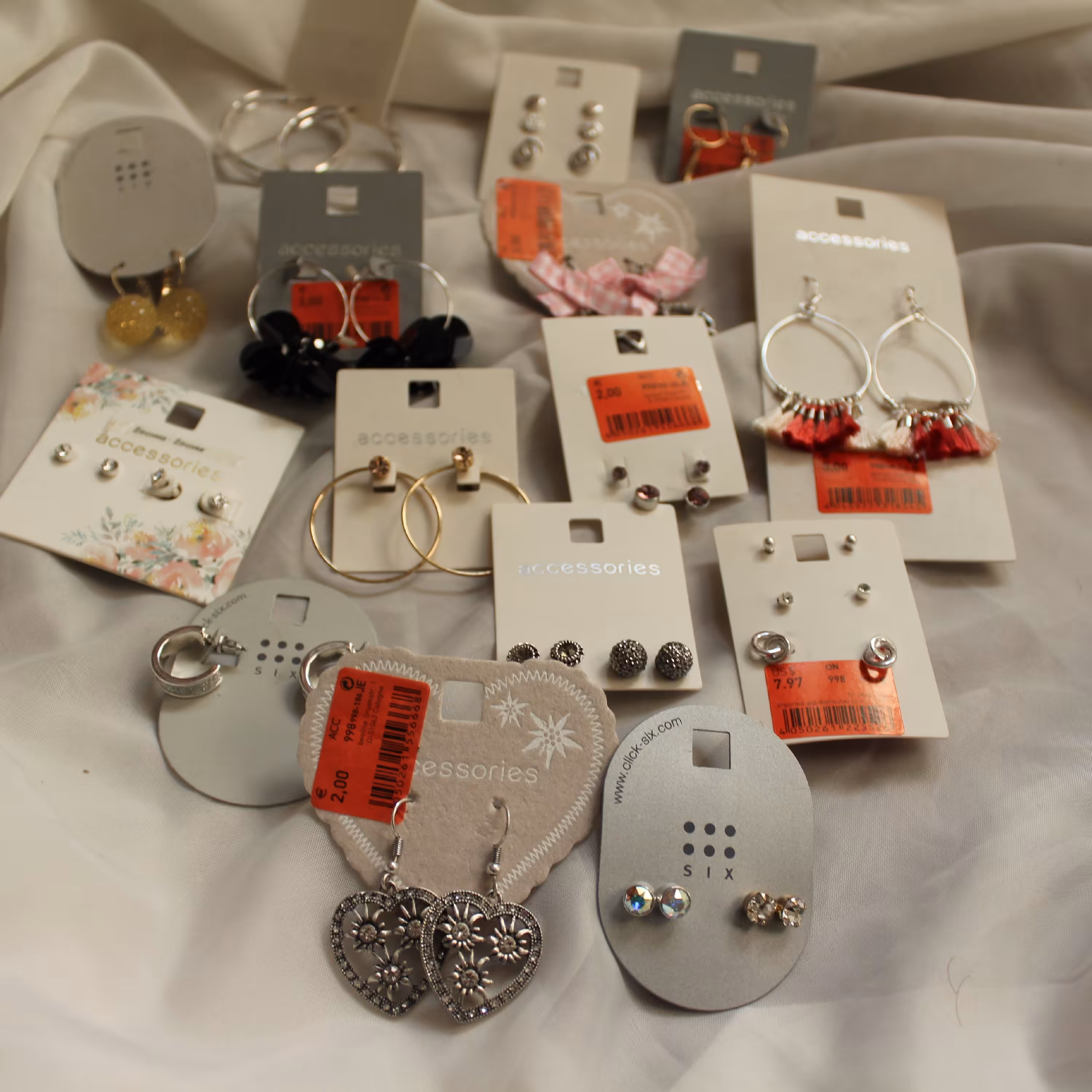 گوشواره آویز و میخی