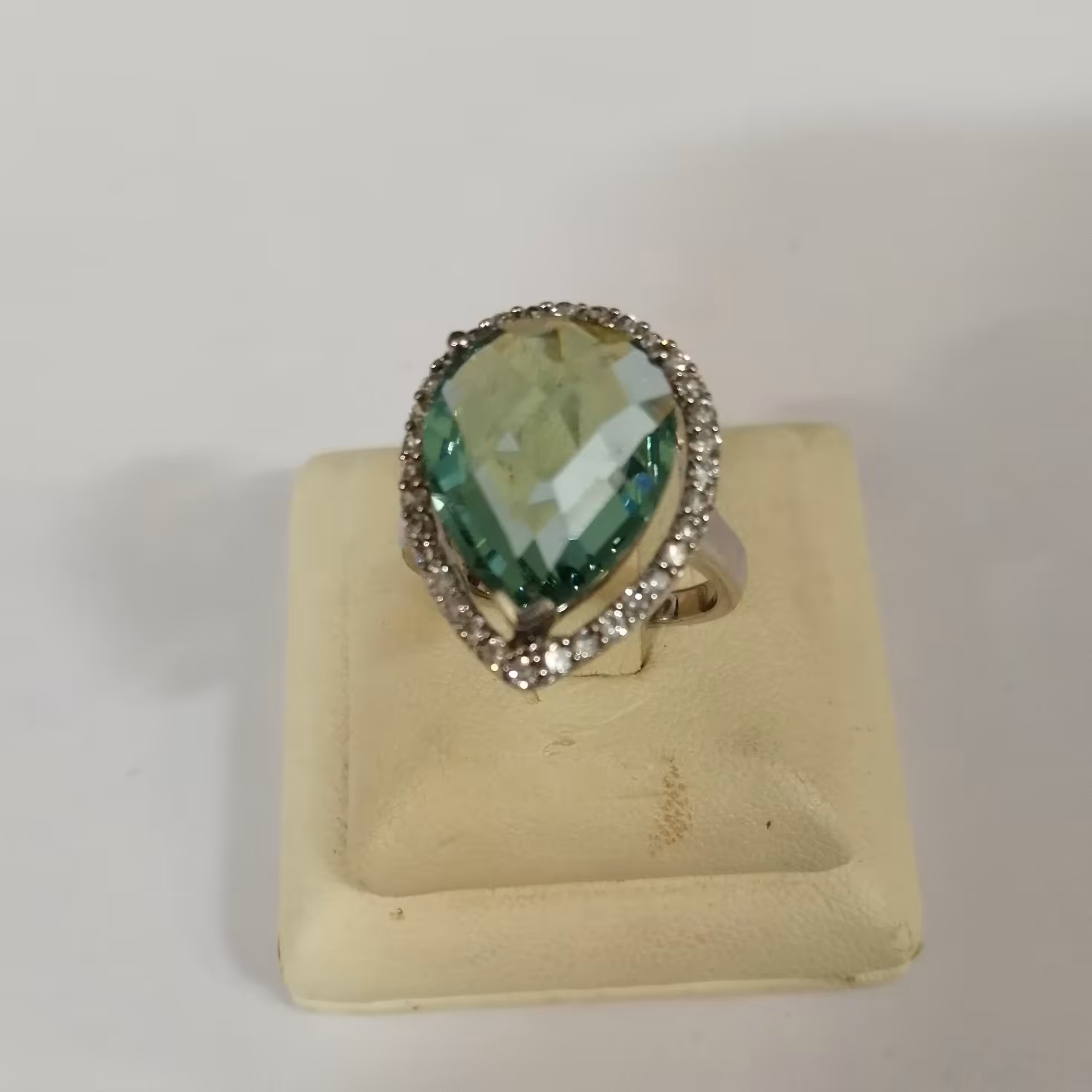 ا ن گ ش ت ر نقره  925 عیار نگین بلو توپاز ابی  کله غازی بسیار زیبا و جذاب مناسب برای بانوان 