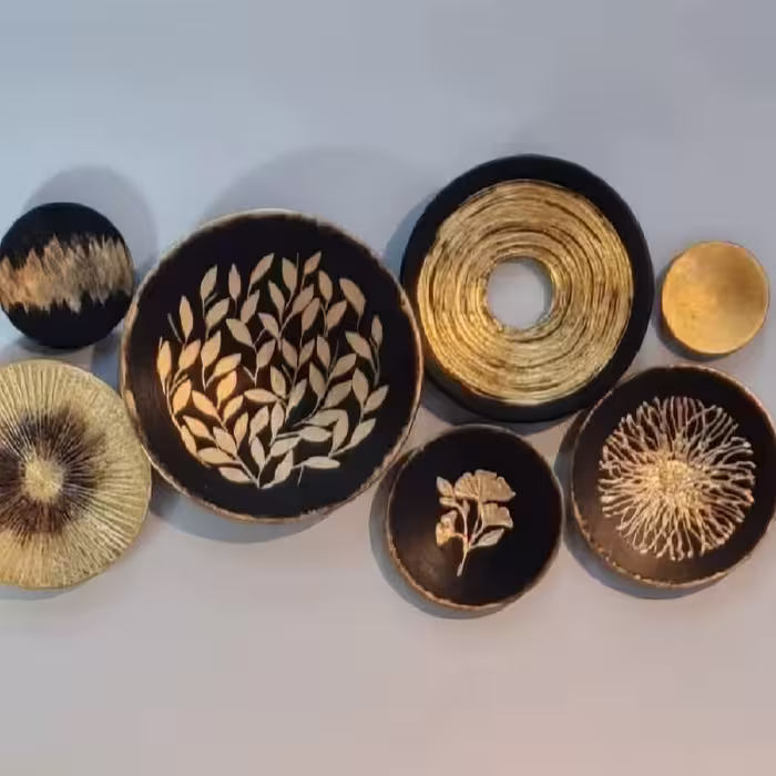 دیوارکوب سفالی ست 9 عددی(قابل حذف یا اضافه)برجسته کارشده باتکسچر ورق طلا و نقره