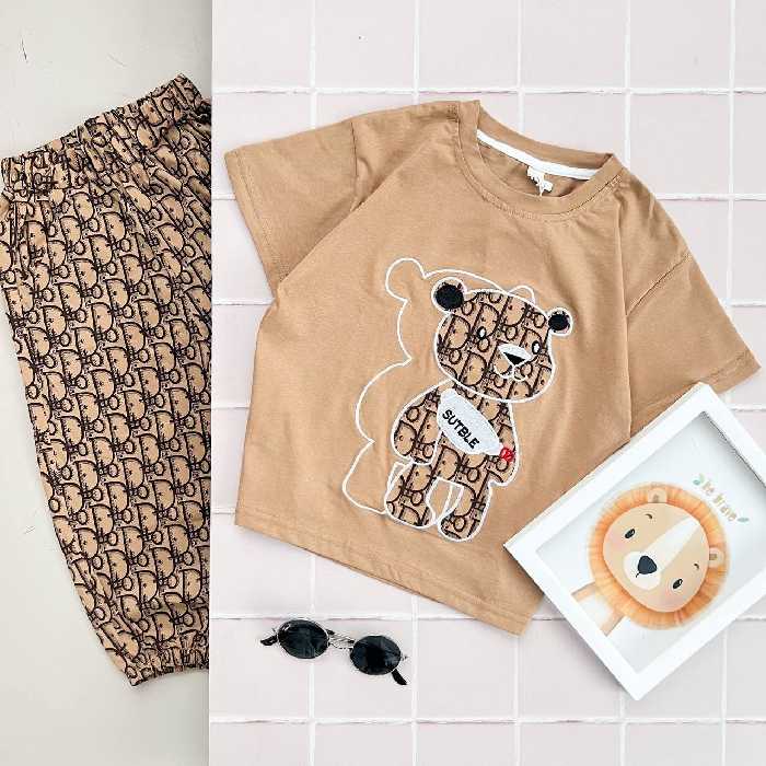 ست اسپورت وارداتی تیشرت شلوارک اسپورت شیک و زیبا مناسب 3 تا 9 سال کیفیت تضمینی دو رنگ کرم و سفید 