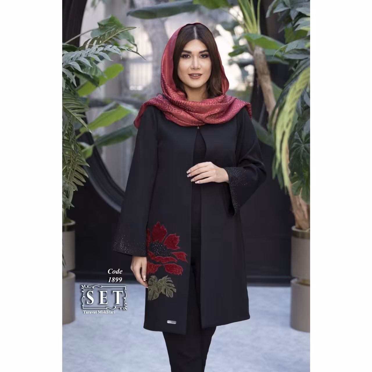 مانتو مجلسی مخمل دوزی رنگ قرمز کلاسیک مدل حورا کد 1899 برند SET