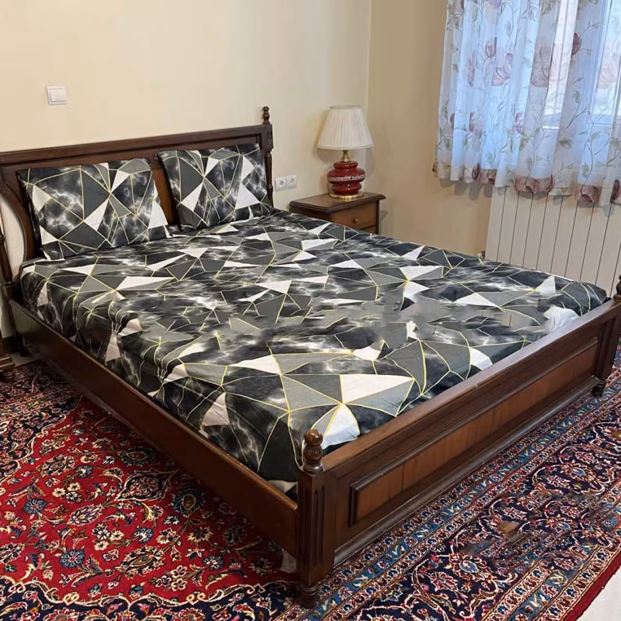 سرویس ملحفه مدل کشدار طرح کندو کد 180 دونفره 3 تکه