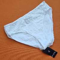شورت اسمارا سفید مدل دار سایز اسمال 36 و 38 esmara