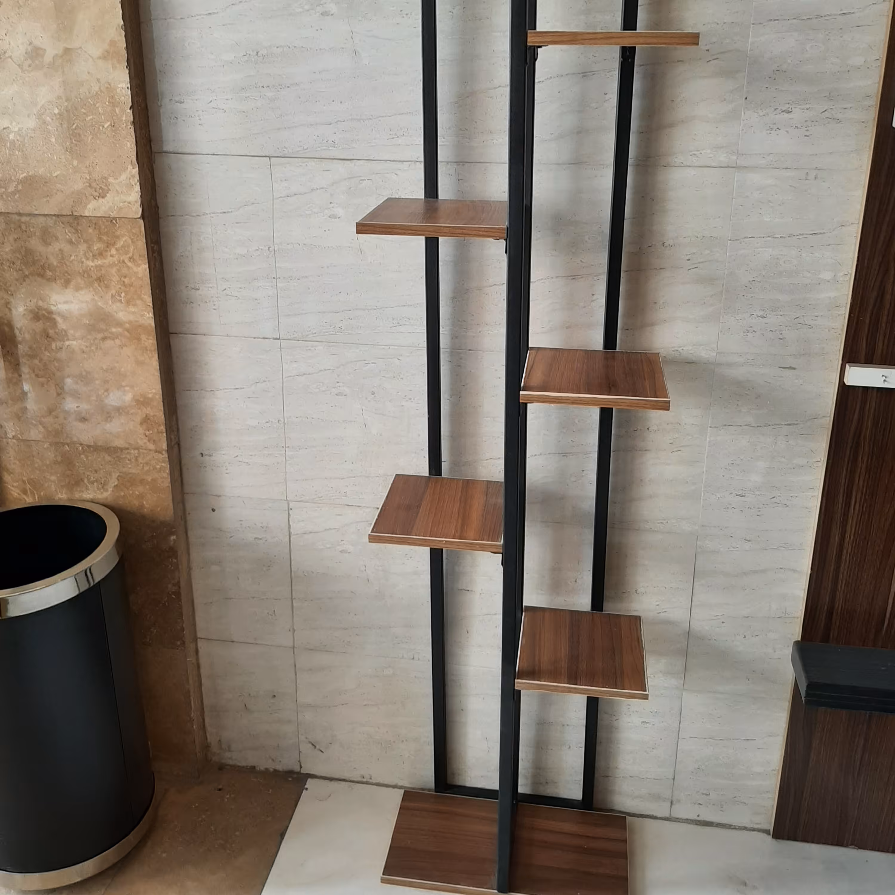 استند زیرگلدونی پروفیلی فلزی