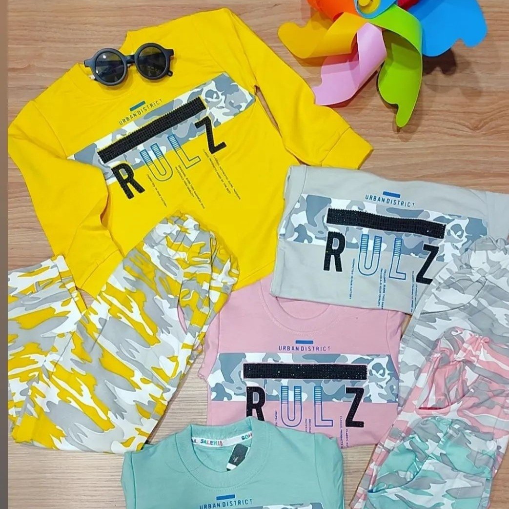 اسپرت دخترونه پسرونه 
بلوز و شلوار نگین دار ارتشی