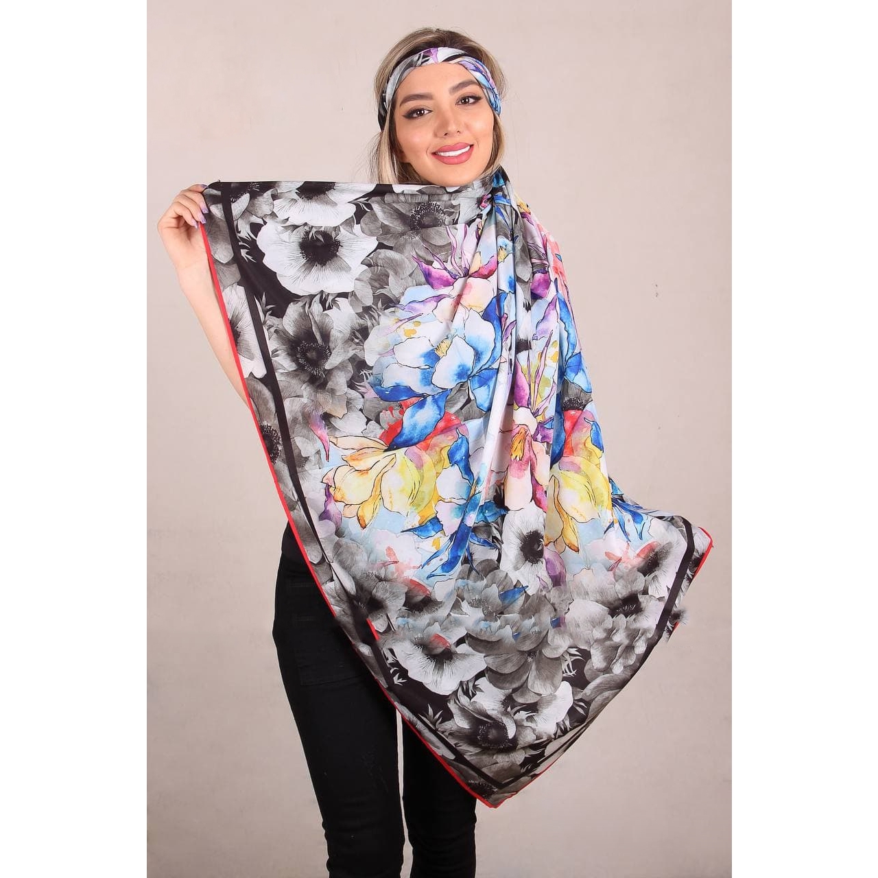 روسری زنانه ابریشم مدل گلبرگ