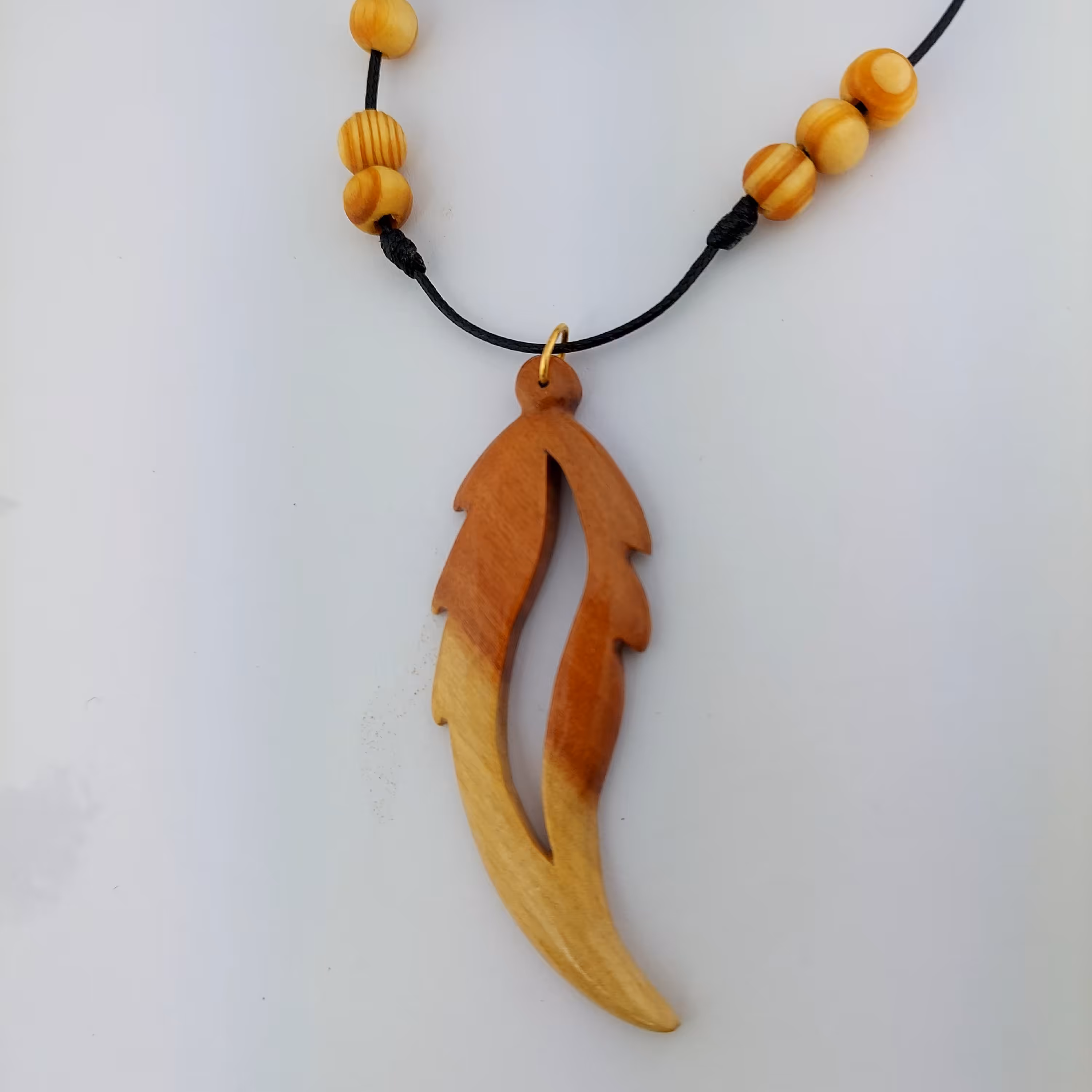 گردنبند چوبی طرح برگ (107)