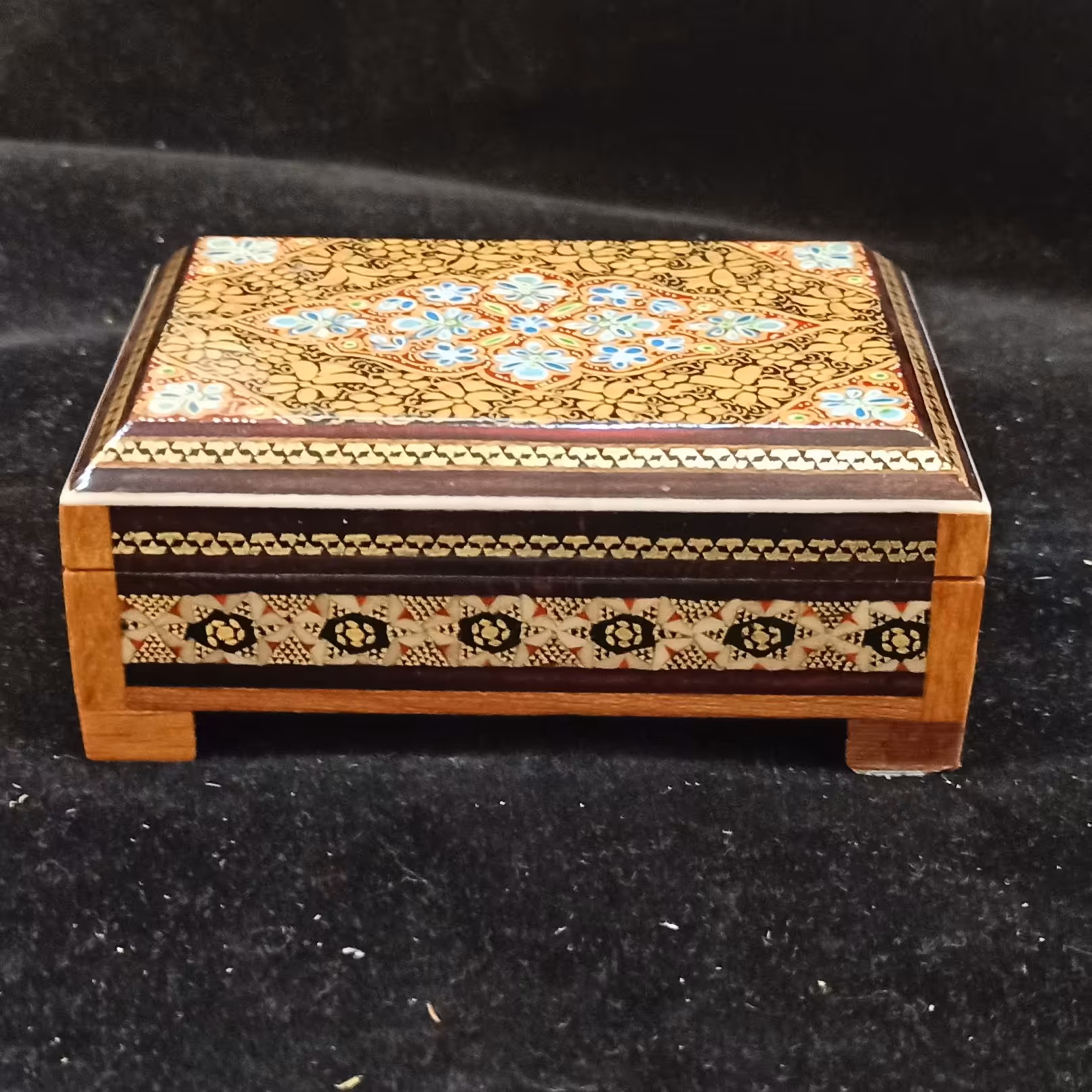 جاکارتی خاتم کاری با نقاشی عالی مینا و پلی‌استر مرغوب و پارچه جیر (قیمت قدیم)