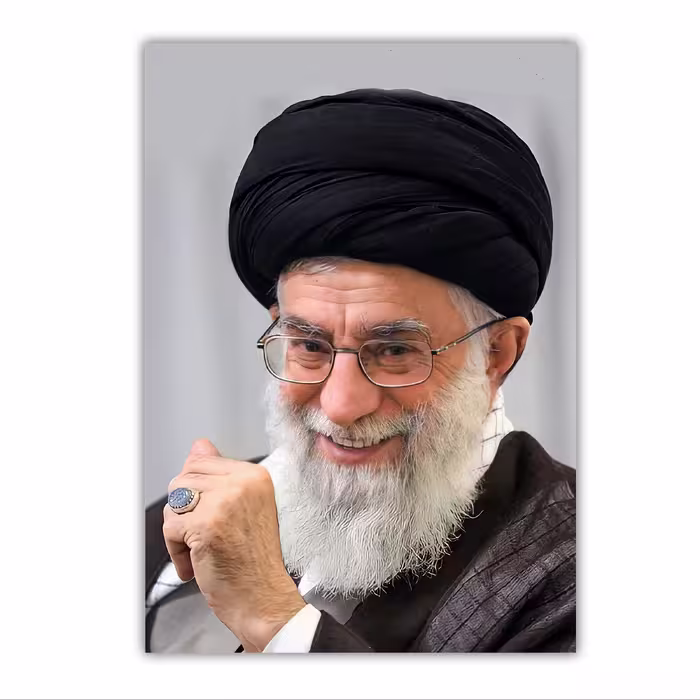 تابلو شاسی مدل آیت الله خامنه ای سایز 28 در 40 کد 17