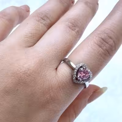 انگشتر جواهری نگین صورتی