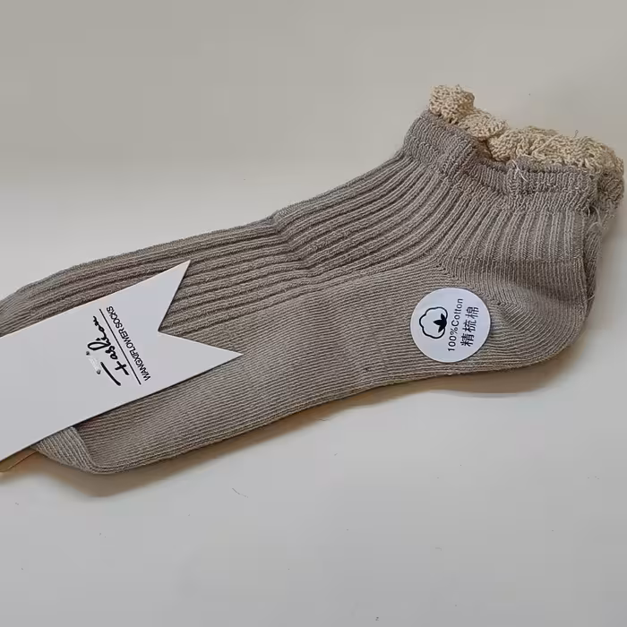 جوراب قهوه ای مجلسی زنانه و دخترانه لبه توردار جنس خنک و تابستانی سایز 36-42 