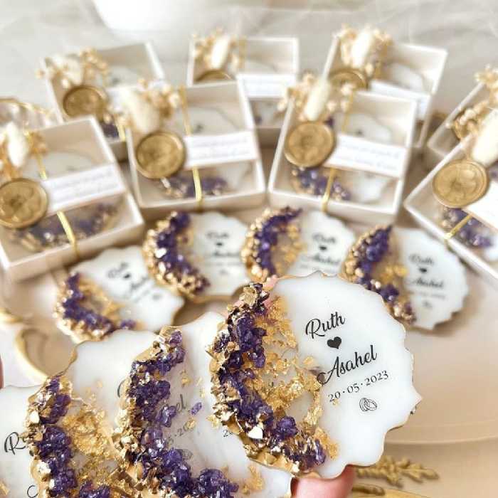 گیفت 5 سانتی استند 20 سانتی ارسال بصورت پس کرایه 