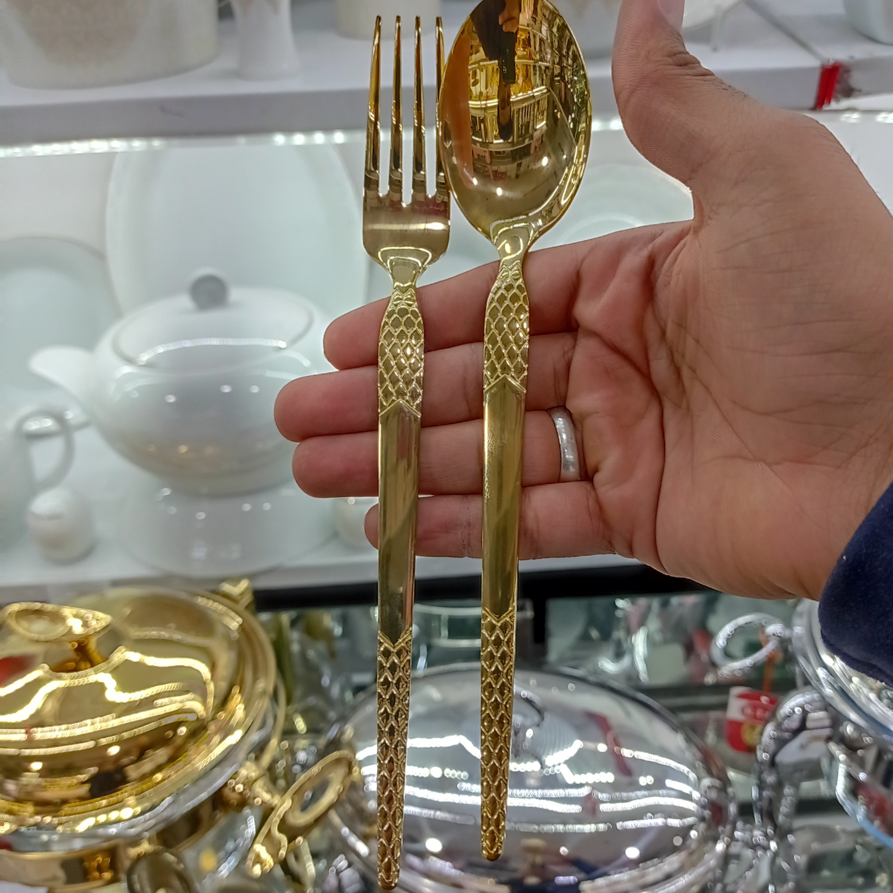 سرویس قاشق و چنگال تمام طلایی یونیک دهانه اروپایی 120پارچه 24نفره استیل خالص (طرح جدید)