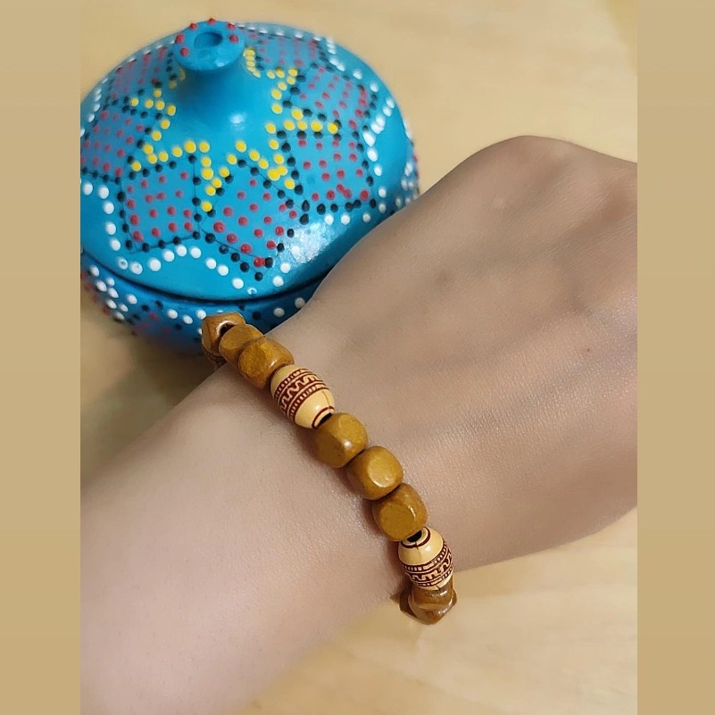 دستبند چوبی DO02