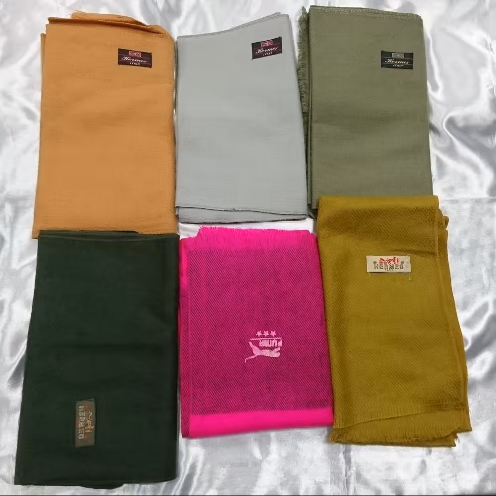 شالگردن در رنگ های مختلف