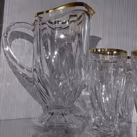 پارچ و لیوان لب طلایی ...1 عدد پارچ و 1 دست لیوان 