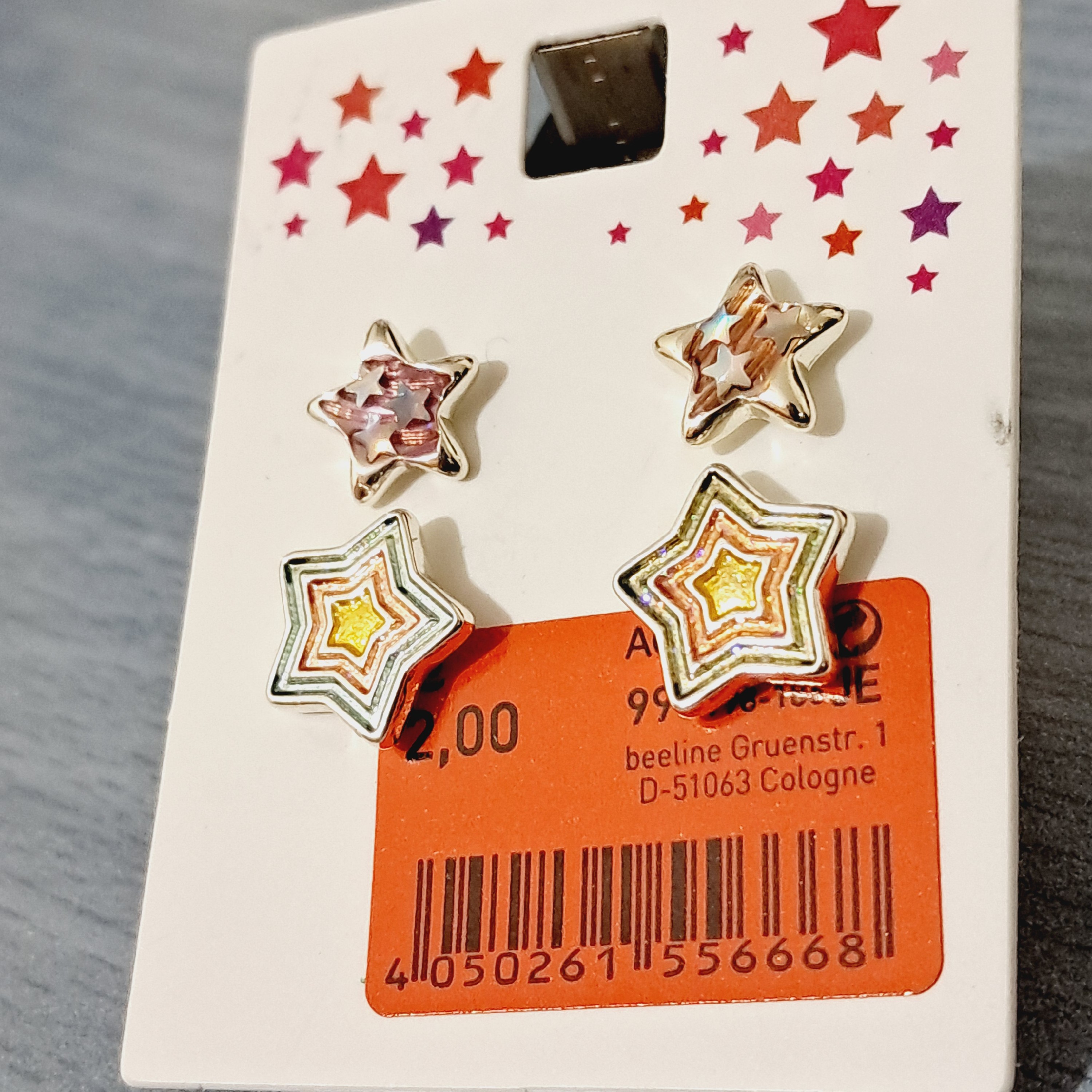 پک گوشواره ستاره رنگین کمان بسیار زیبا خوشگل.مناسب کادو...روزانه بدلیجات 50 درصد تخفیف رو استوری میکنیم.مارو دنبال کنید