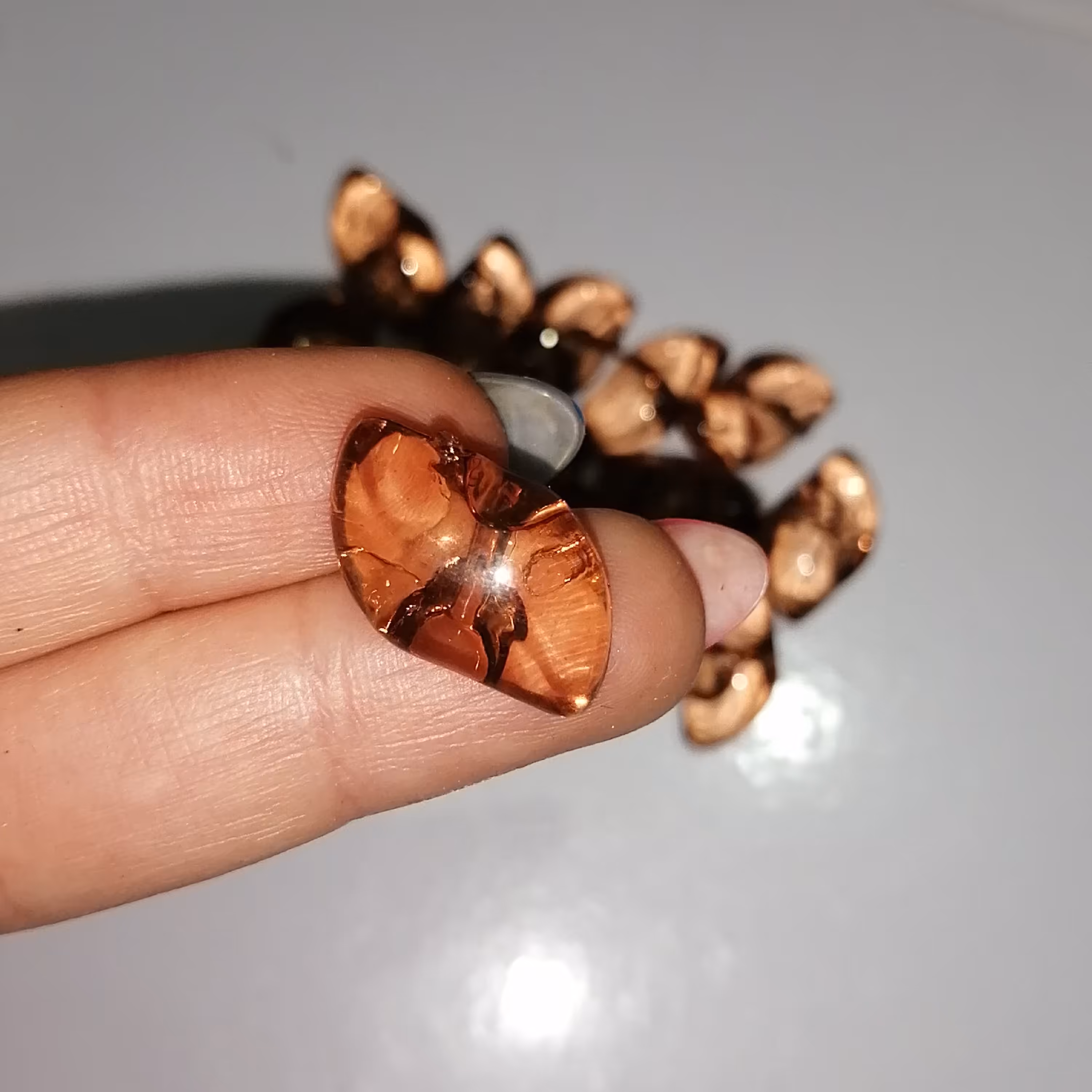  دکمه لباس شیشه ای رنگ قهوه ای کوچک بسته 14عددی 