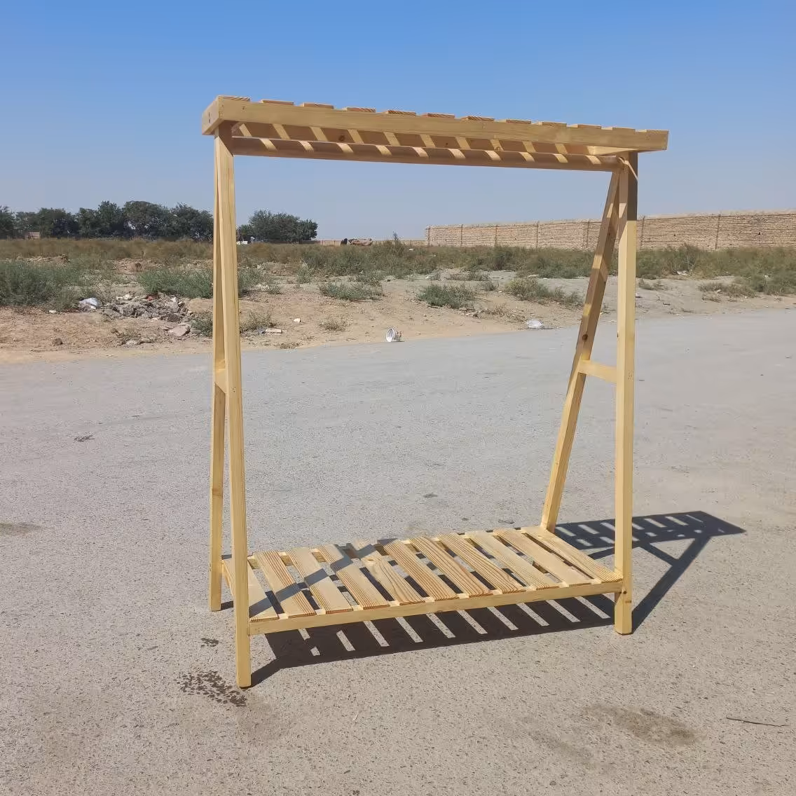 رگال لباس چوبی کودک مدل تاجدار قد 100 رنگ کرم روشن جلا