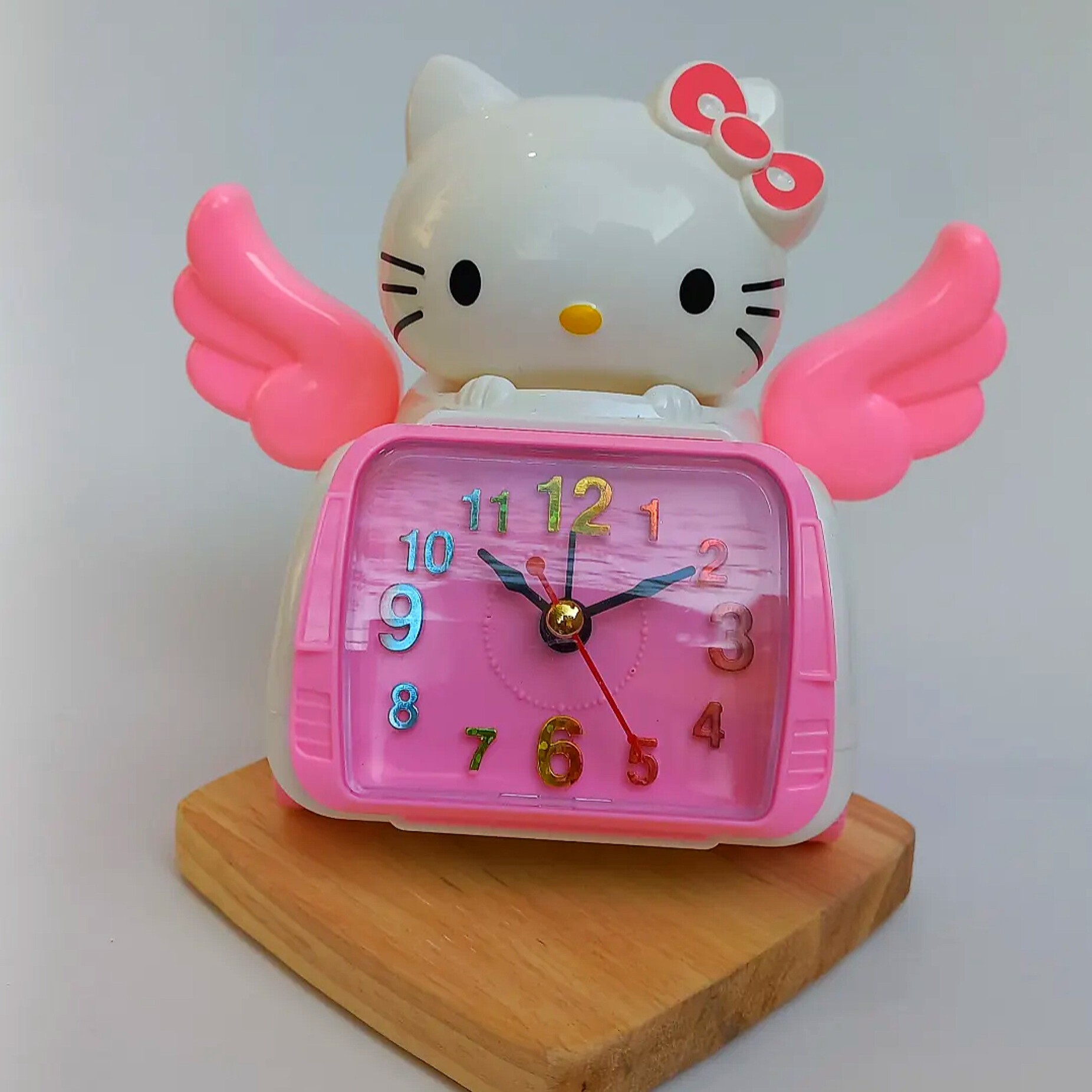 ساعت رومیزی کیتی بال دار  زنگدار پلاستیکی نشکن 