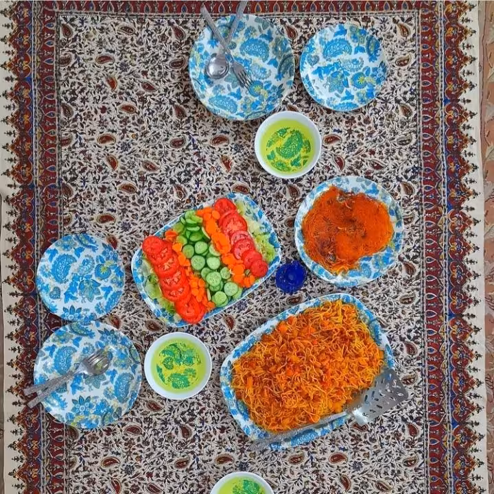 سفره ورومیزی قلمکاری سنتی سایز 100در150 سانت طرح بادامی