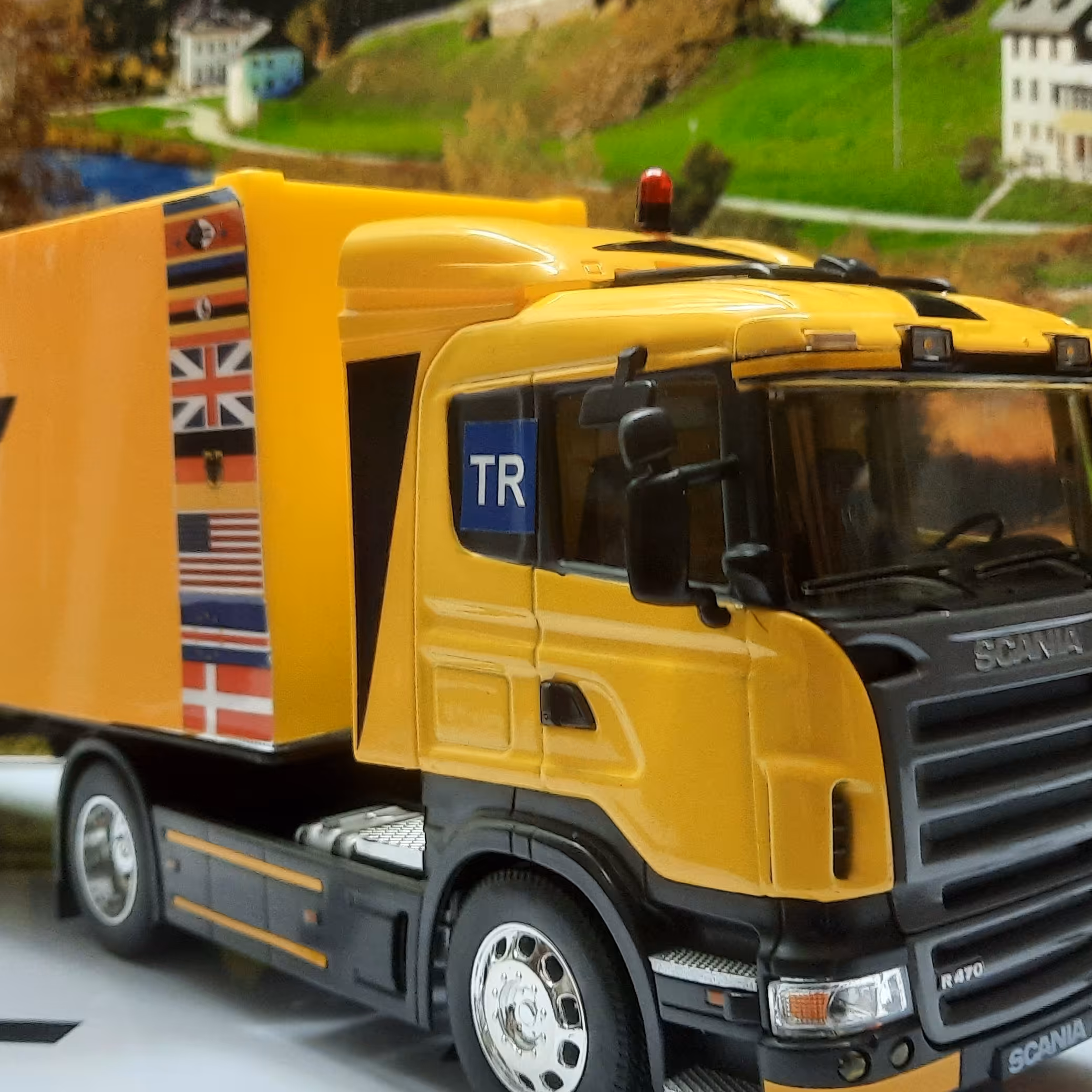 اسکانیا 470 با کانتینر 