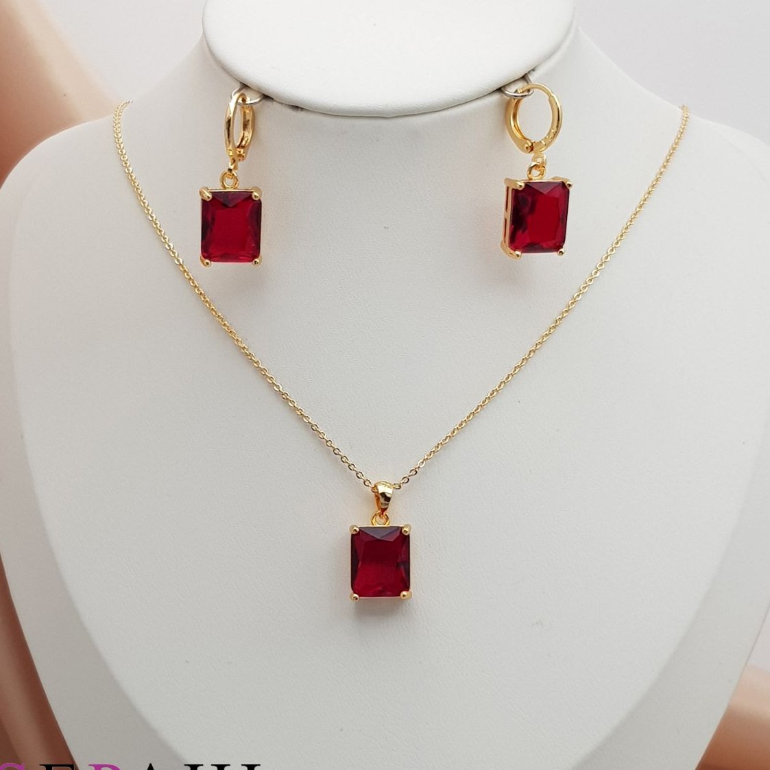 نیم ست پر فروش و جذاب رنگ ثابت که در سه رنگ موجوده