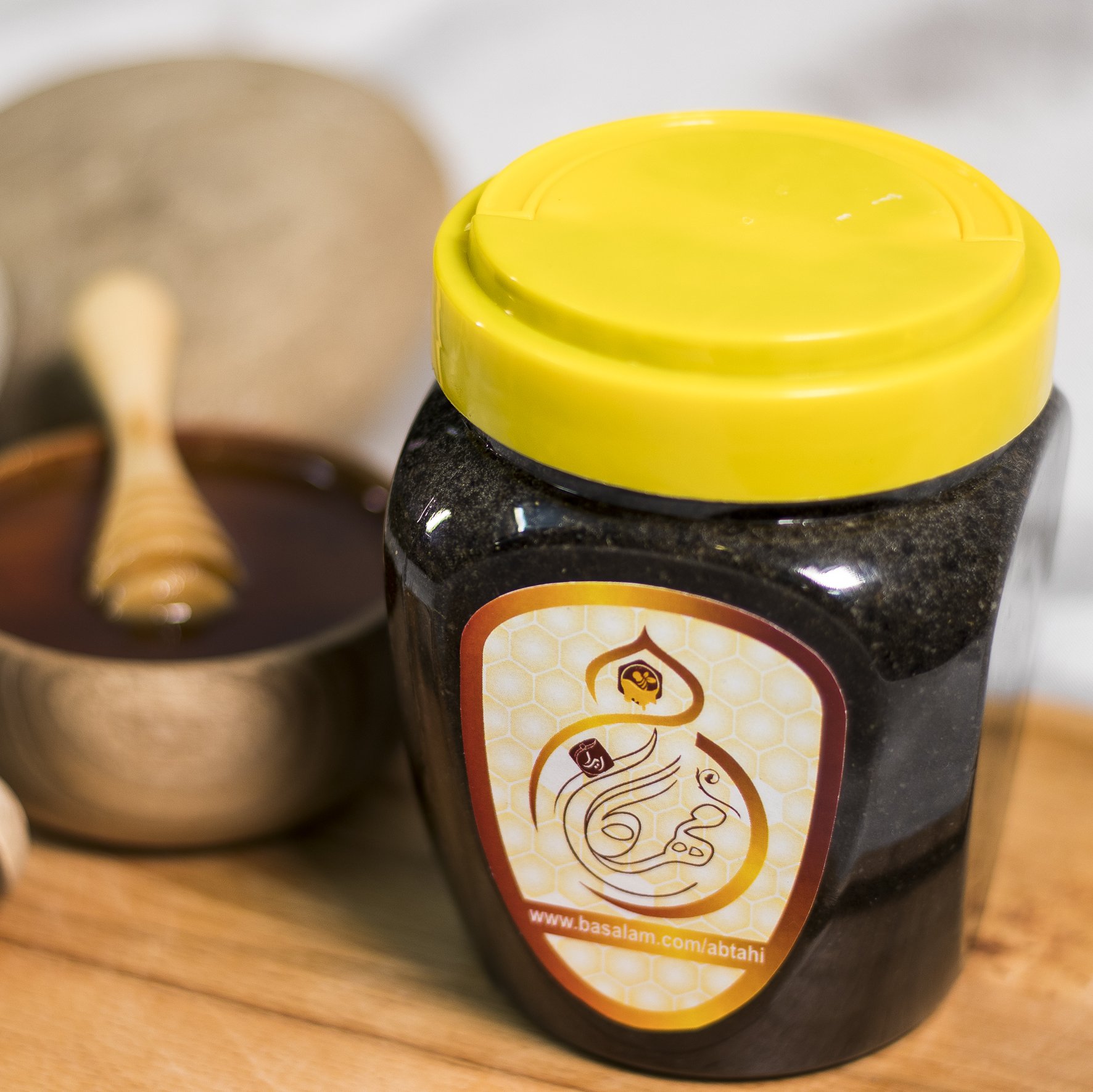ترکیب عسل آویشن و سیاه دانه و زنجبیل مهرگان ایران (1000 گرم )