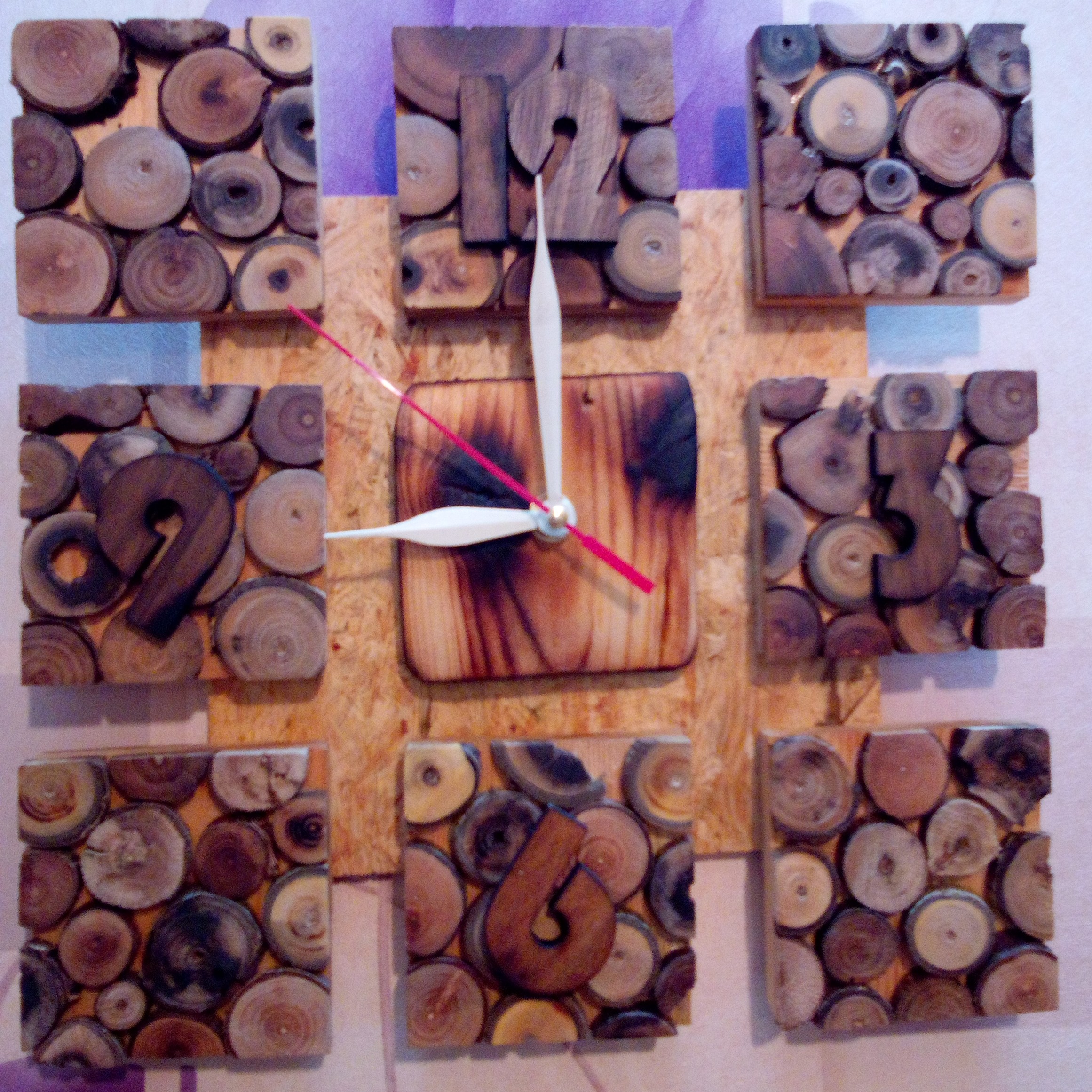 ساعت دیواری چوب طبیعی طرح اسلایسی ابعاد 28 در 28 وزن 750 گرم پوشش روغن گیاهی