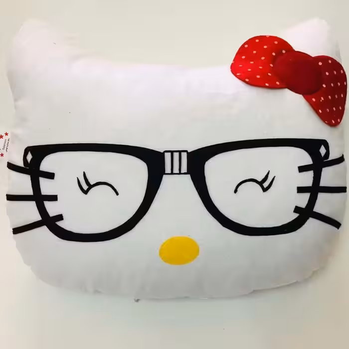 بالش فانتزی عروسکی کیتی سفید پاپیون قرمز -عینک مشکی