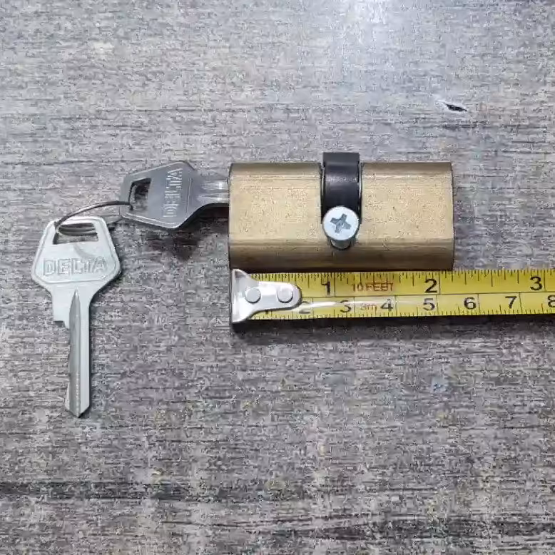 مغزی(سیلندر) بیضی 5/5سانت درب اهنی