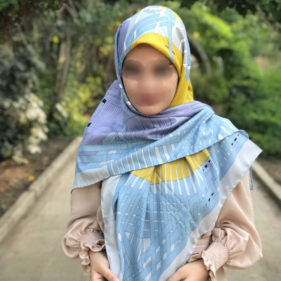 روسری ابریشم توییل دور دست دوز وارداتی طرح هرمس ارسال رایگان رنگ یاسی آبی روسری توییل روسری مجلسی روسری یاسی روسری خاص