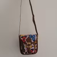 کیف دخترانه رو دوشی-با بند وقفل مگنتی