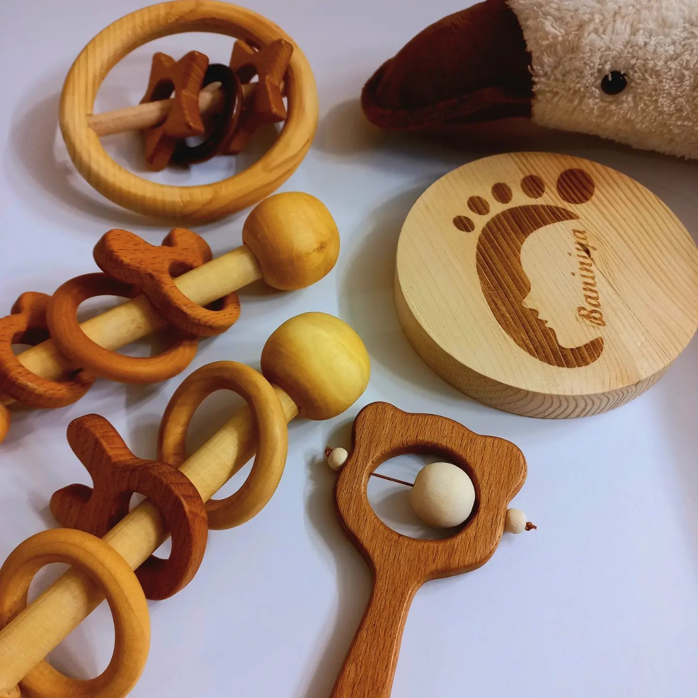 جغجغه های چوبی  دمبلی و گرد ویژه سیسمونی نوزاد در طرح های متنوع با چوب راش گرجستان 