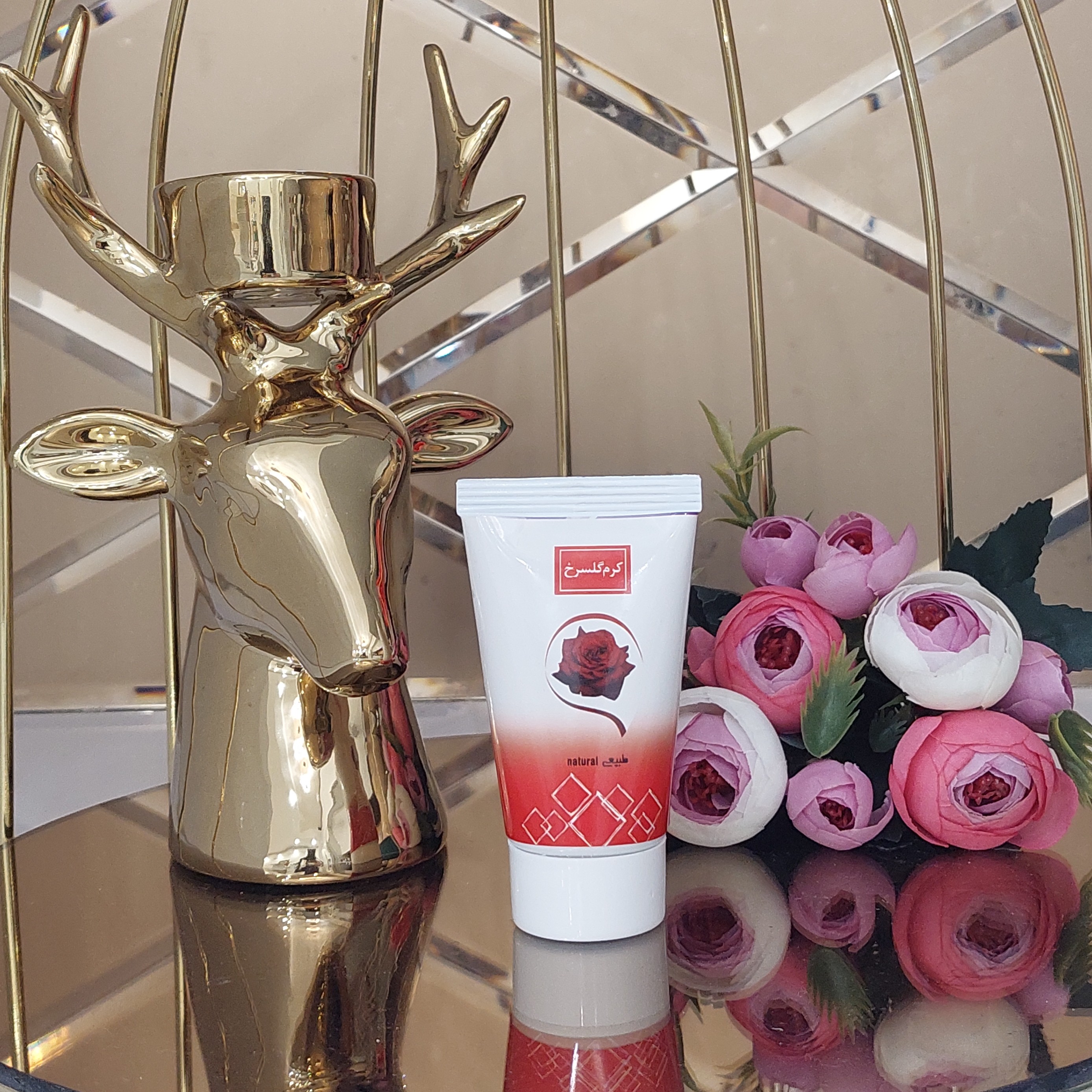 کرم گل سرخ  کاملا گیاهی و تقویت کننده پوست 