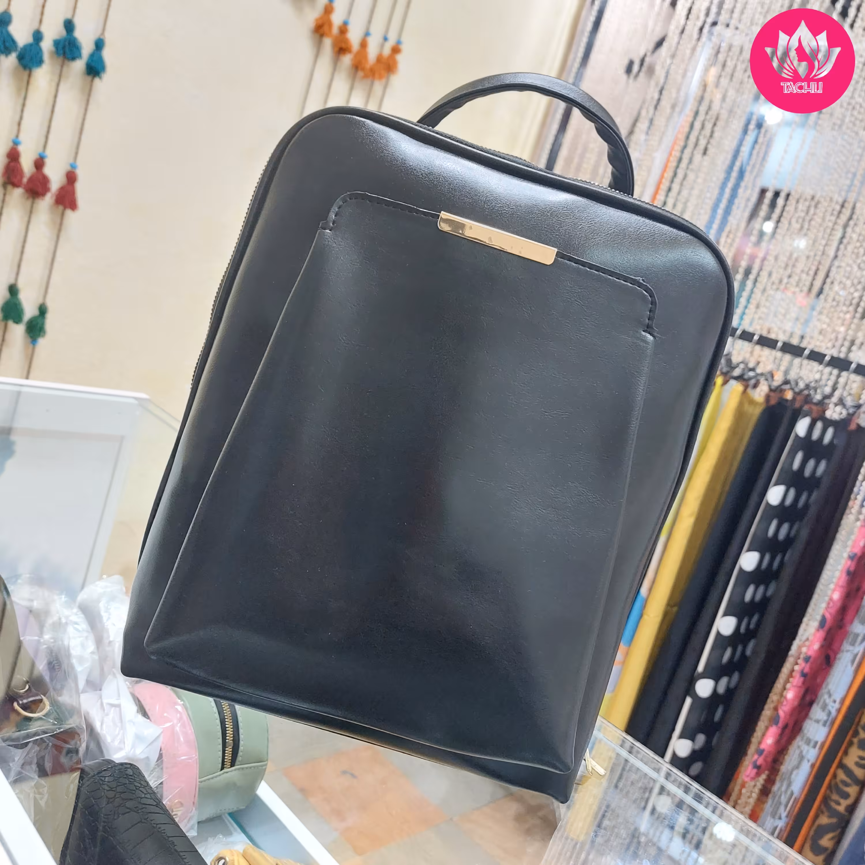 کوله مشکی ساده و شیک کد K129 جادار  مناسب استفاده دانشگاه محل کار ..