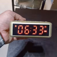 اسپیکر شارژی ساعت دار