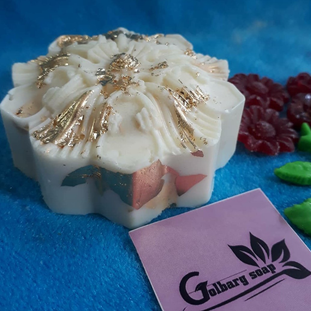 صابون طلای روغن شتر مرغ و برنج گلبرگ