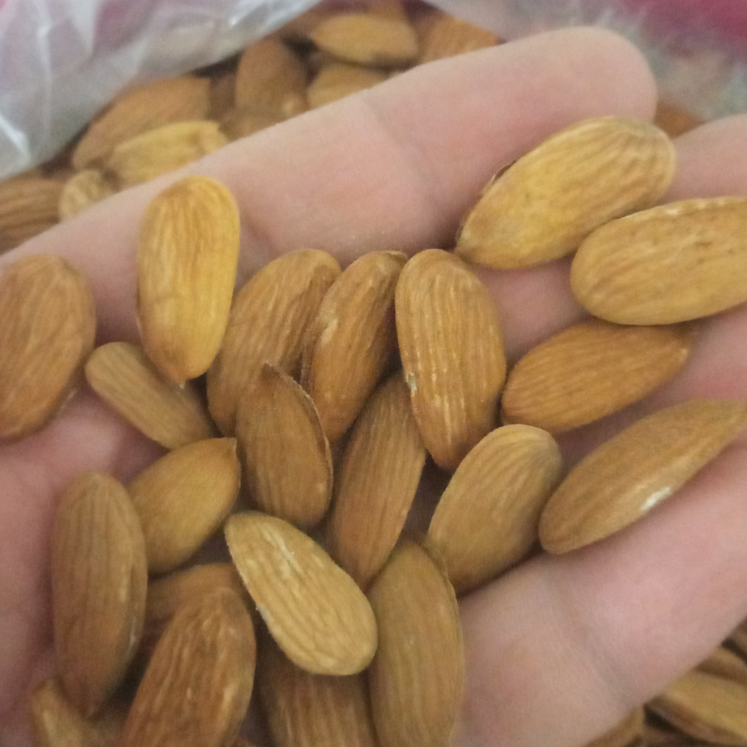 مغز بادام ایرانی