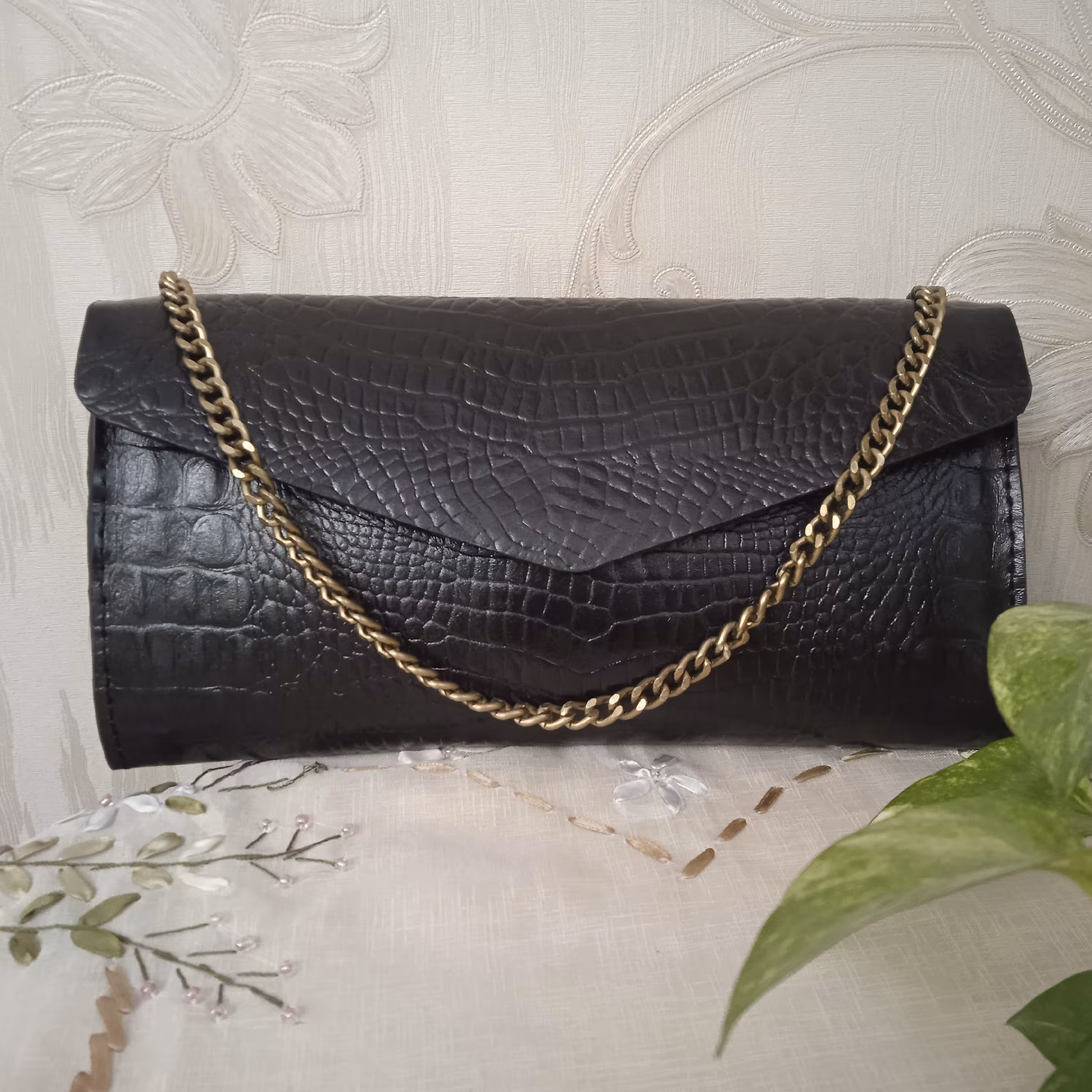 کیف مجلسی زنانه چرم طبیعی گاوی کاملا دست دوز طرح کروکدیلی
