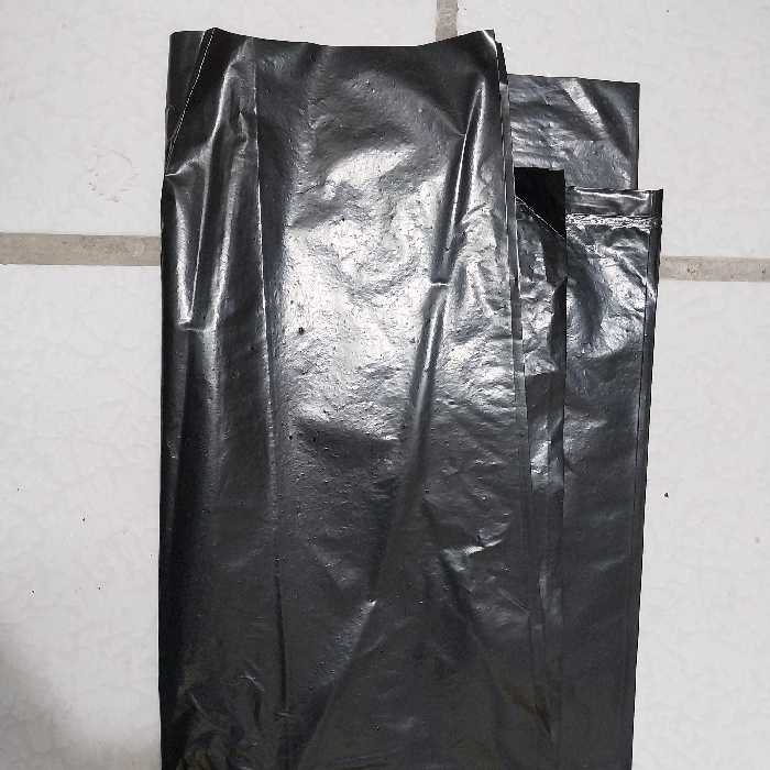 پلاستیک زباله مشکی یک کیلیویی نیمه ضخیم ومقاوم دربرابر چکه