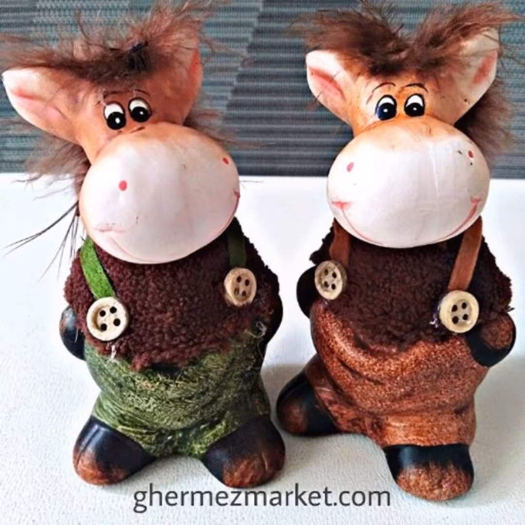 مجسمه الاغ ،دو رنگ قهوه ای و سبز ، وزن 166 گرم  ، ارتفاع 10